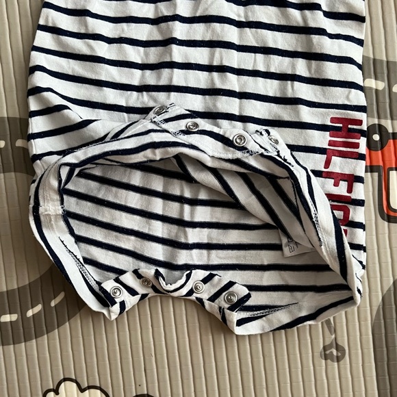 Tommy Hilfiger Baby Suit - Picture 4 of 7